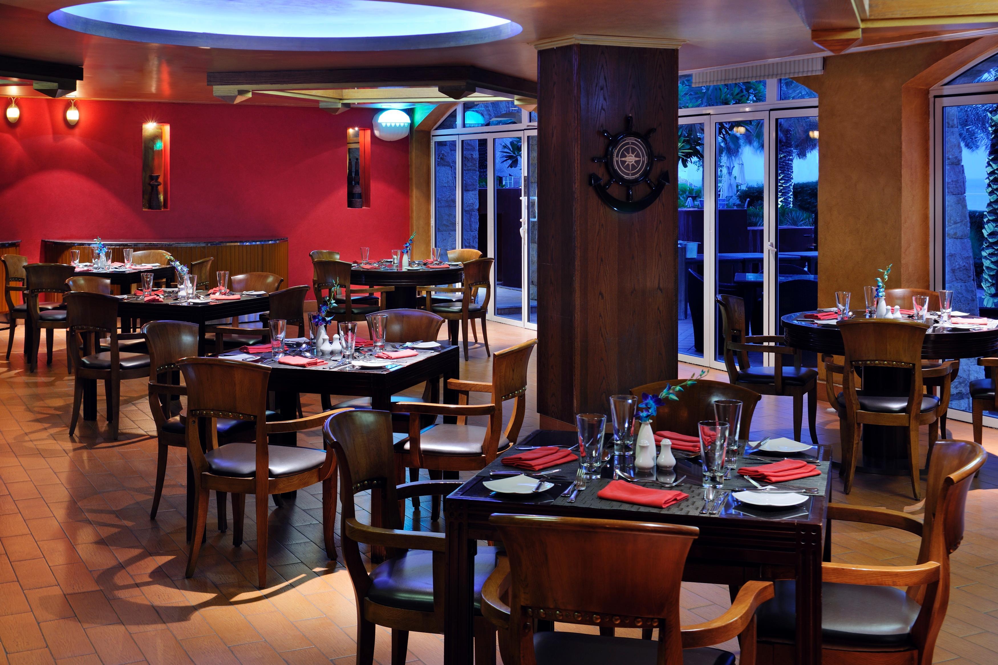 Moevenpick Hotel & Resort Al Bida'A Salmiya Exterior photo The interior of the restaurant