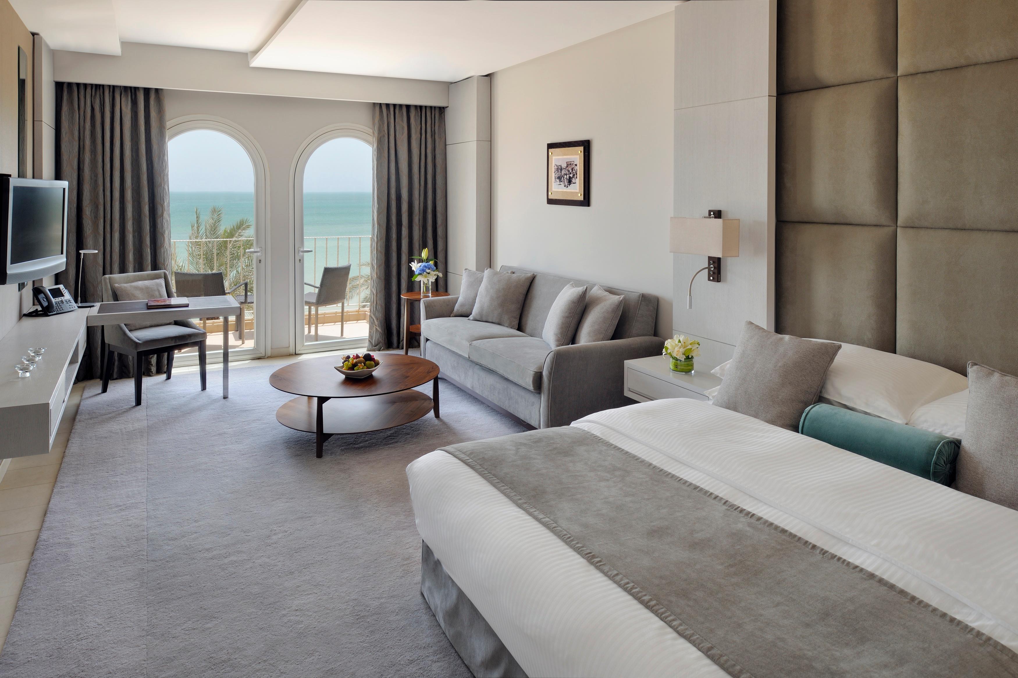 Moevenpick Hotel & Resort Al Bida'A Salmiya Exterior photo Deluxe Room