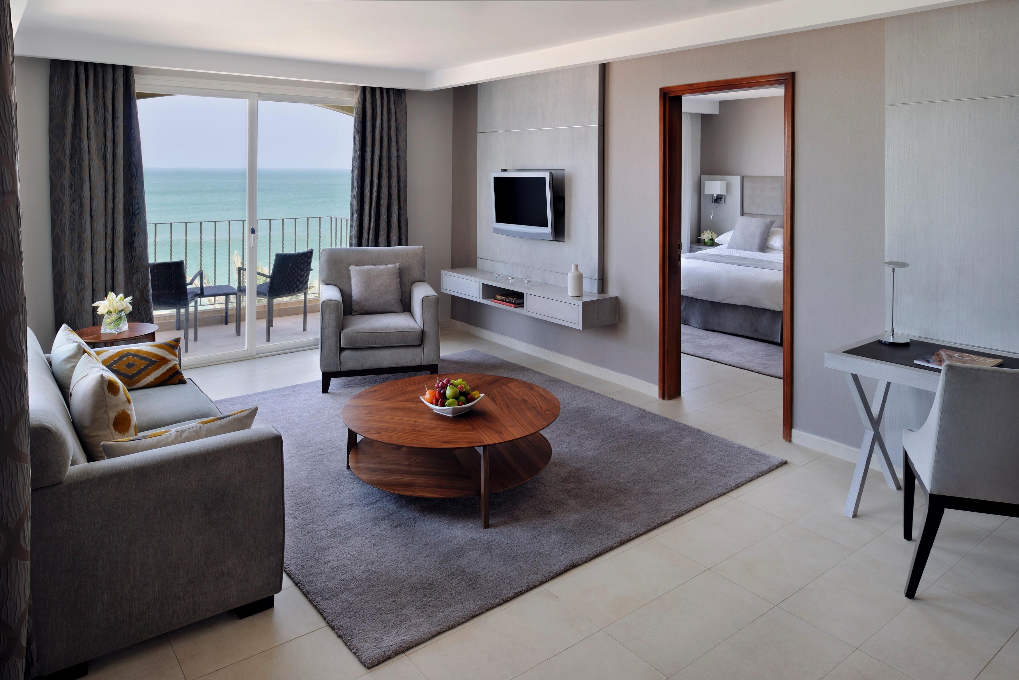 Moevenpick Hotel & Resort Al Bida'A Salmiya Exterior photo A suite at the hotel